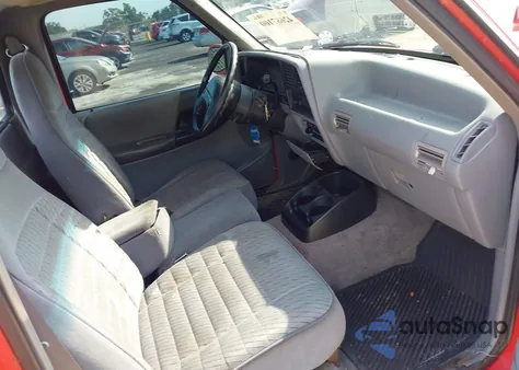 1994 Ford Ranger из США, поврежденный, VIN 1FTCR10XXRPB67024